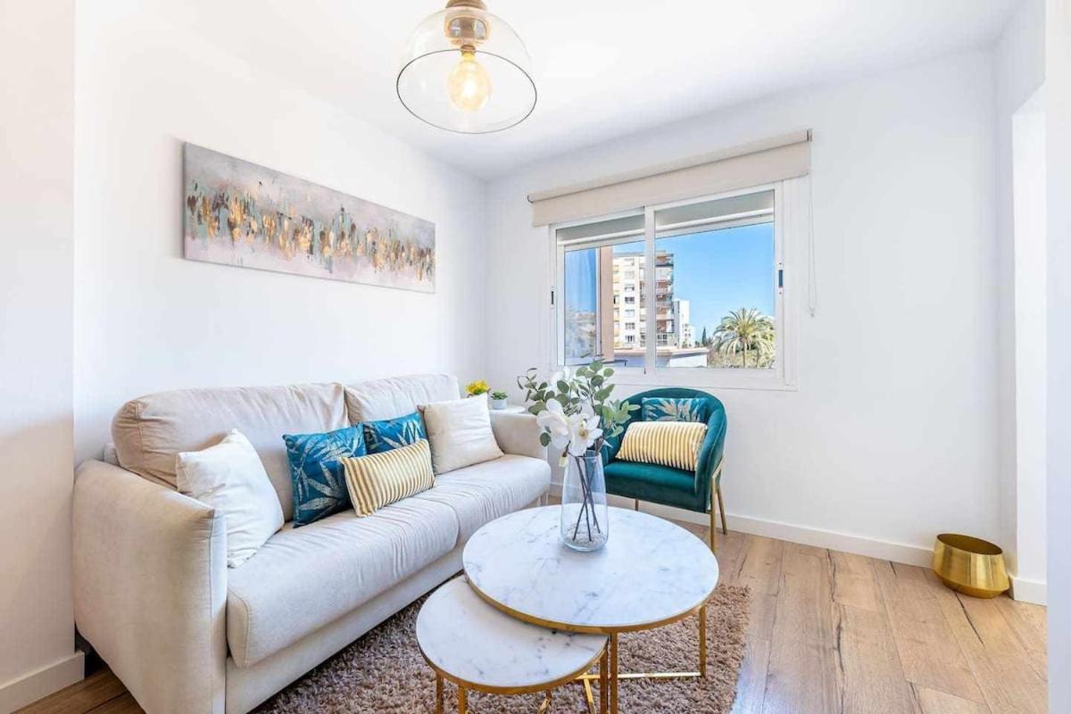 797 Holiday Rentals - Lujoso Apartamento En Arroyo Con Piscina เบนัลมาเดนา ภายนอก รูปภาพ