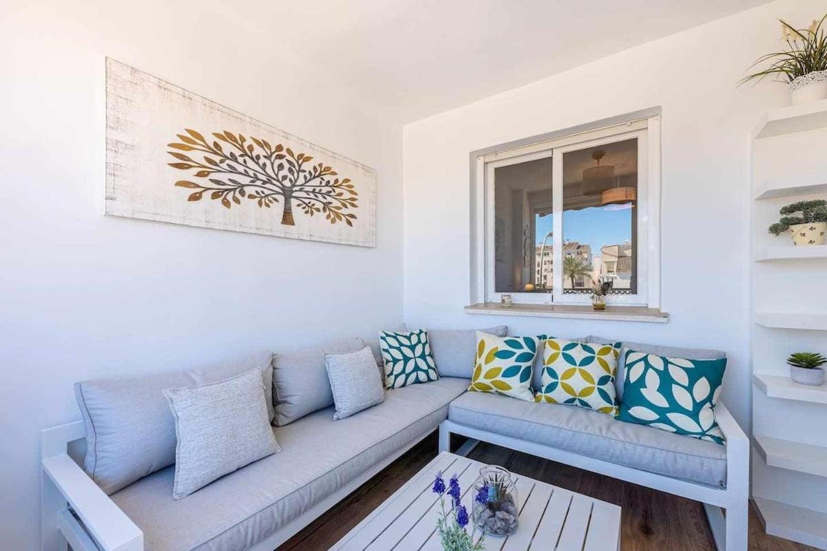 797 Holiday Rentals - Lujoso Apartamento En Arroyo Con Piscina เบนัลมาเดนา ภายนอก รูปภาพ