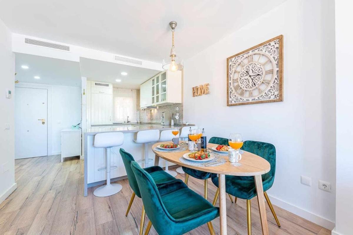 797 Holiday Rentals - Lujoso Apartamento En Arroyo Con Piscina เบนัลมาเดนา ภายนอก รูปภาพ